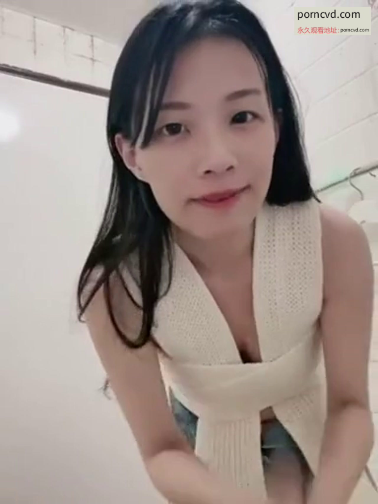 台灣自拍外流 車展辣妹女友之間的私密被曝光
