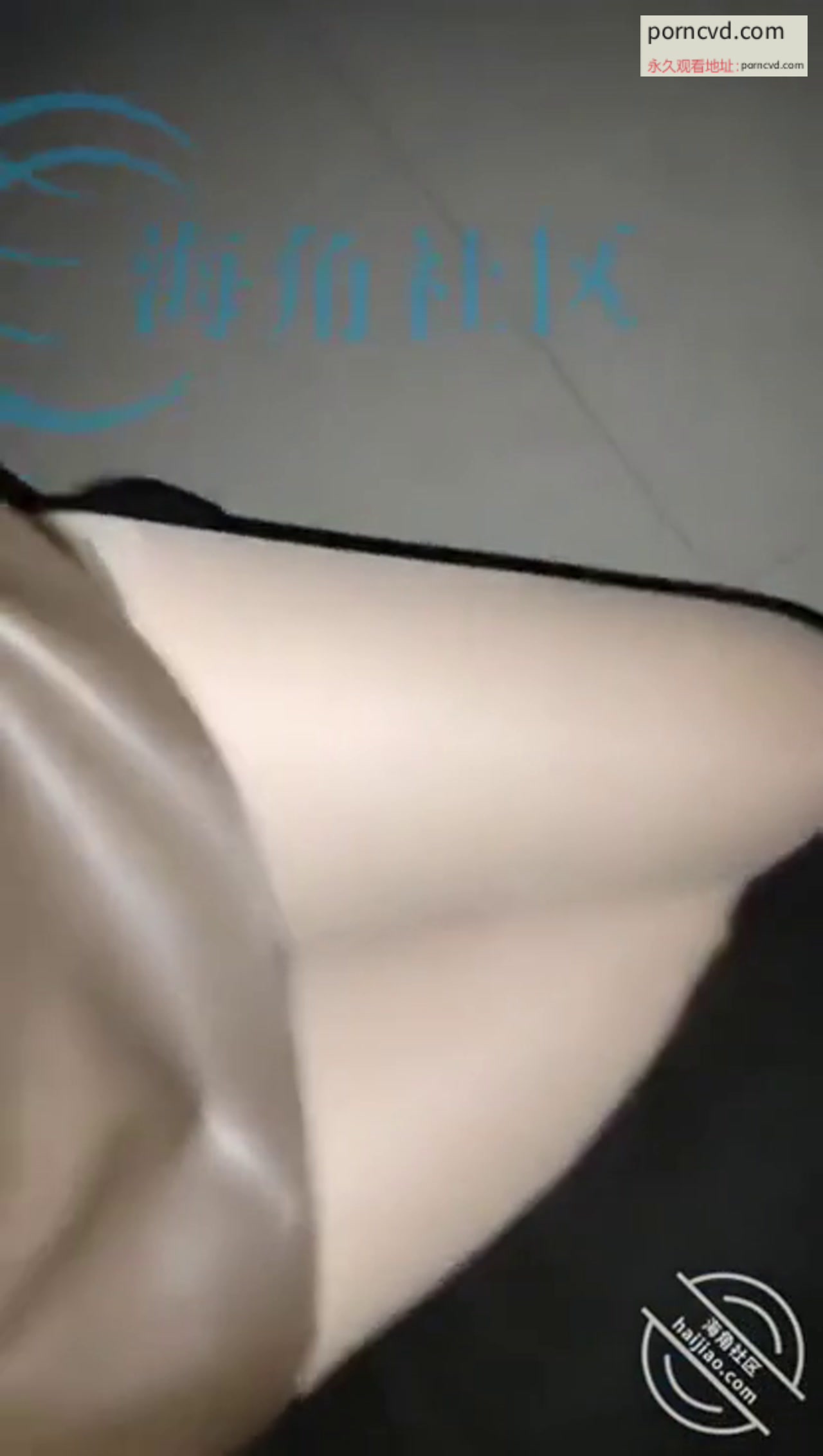 自拍外流 趁爸爸喝多睡的很死偷操還有幾分姿色的漂亮後媽