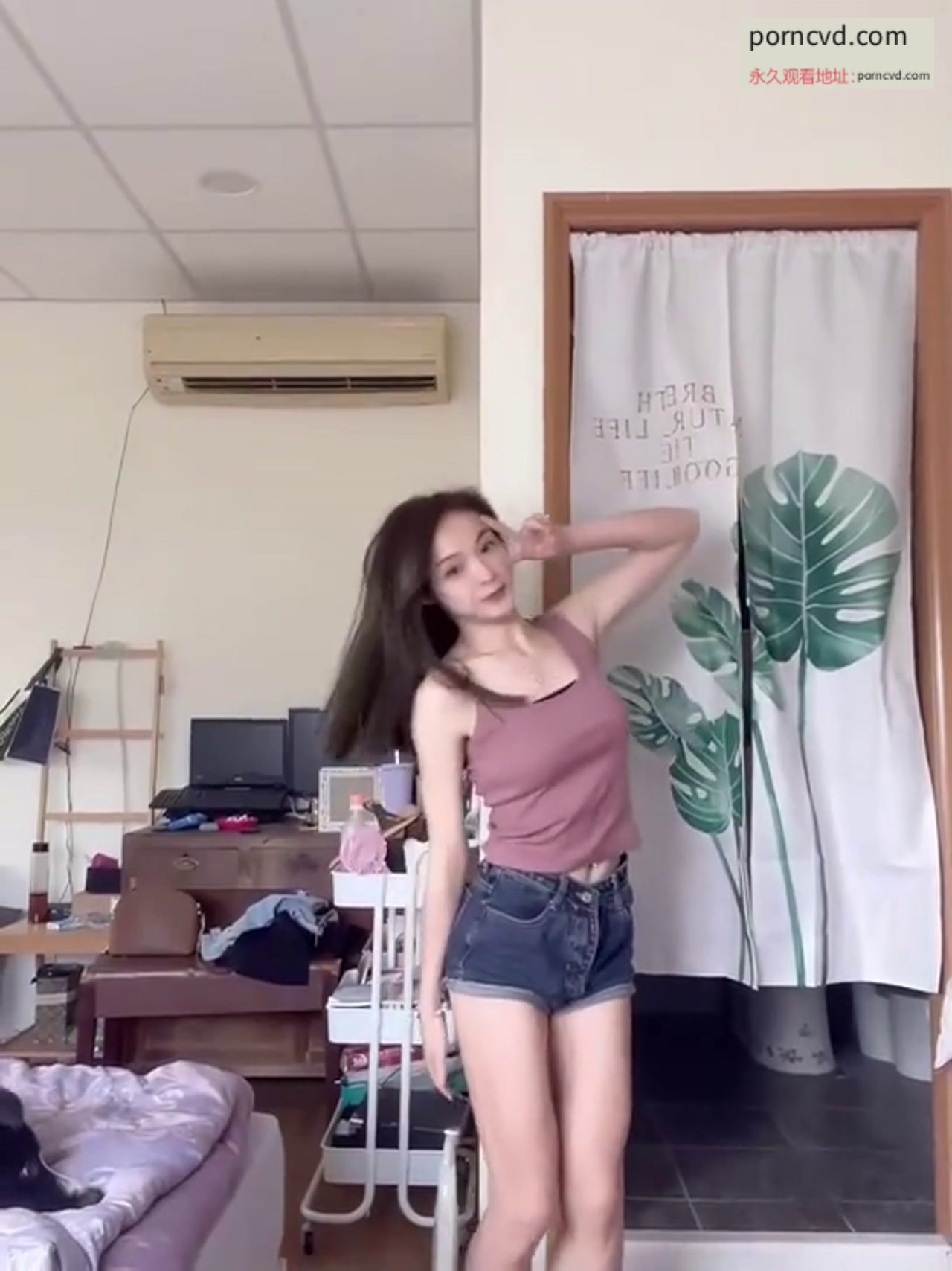 台灣美少女雲盤被破解居家自拍遭曝光身材一級棒