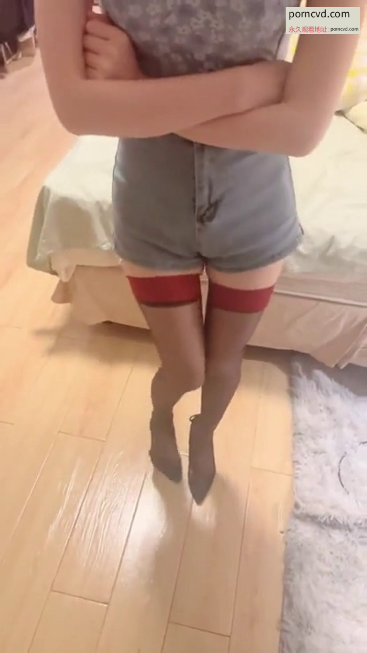 台灣自拍流出 雞雞小不說還不賣力 黑絲高跟美眉身材苗條被大哥無套抽插