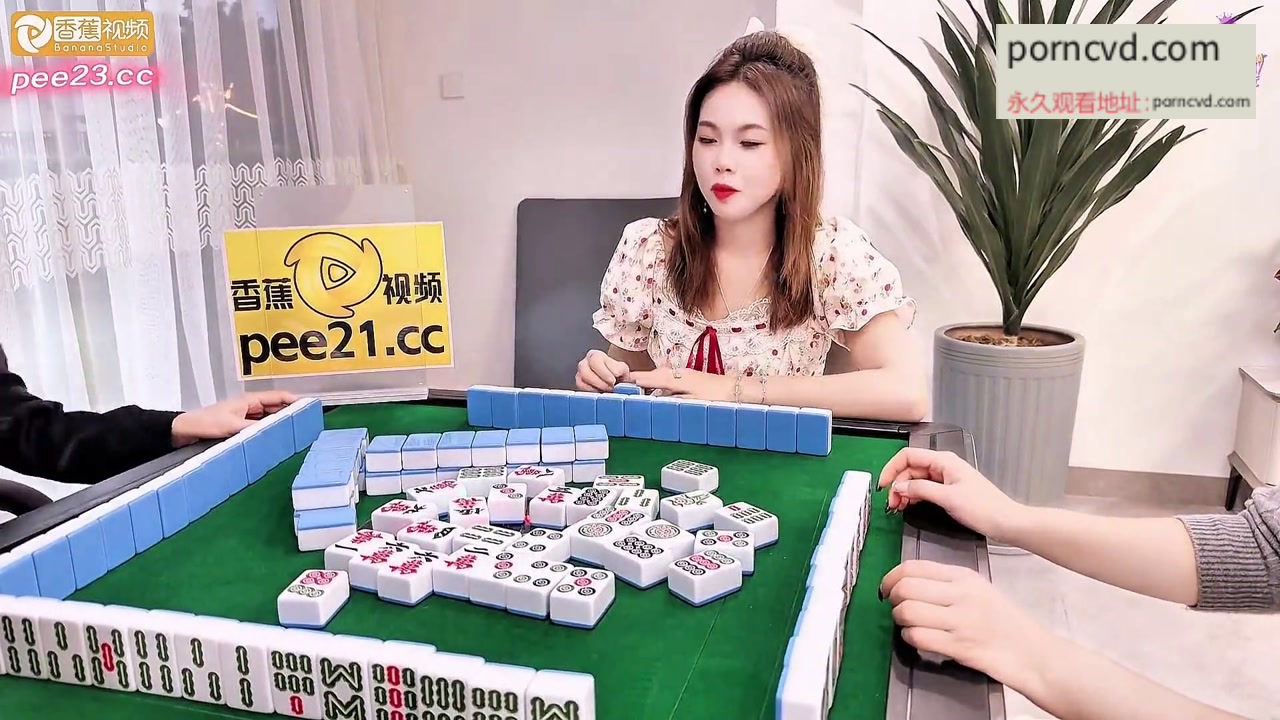 國產av影片 香蕉視頻 XJX-0545 打輸麻將的甜妹 在衛浴為還債 給我口爆