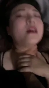 調教了一個胖女人，尻她的時候很開心一臉壞笑