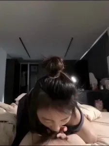少婦吃雞