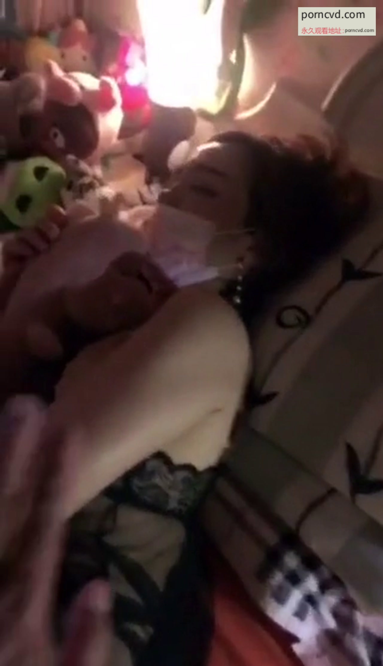 俄羅斯混血妞第二季角色扮演爸爸探望晚上還沒睡的女兒開檔絲襪激情爆草淫語直接幹射