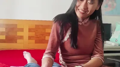 巨乳淫妻母狗被體育生單男掐脖暴力打樁從房間操到天台