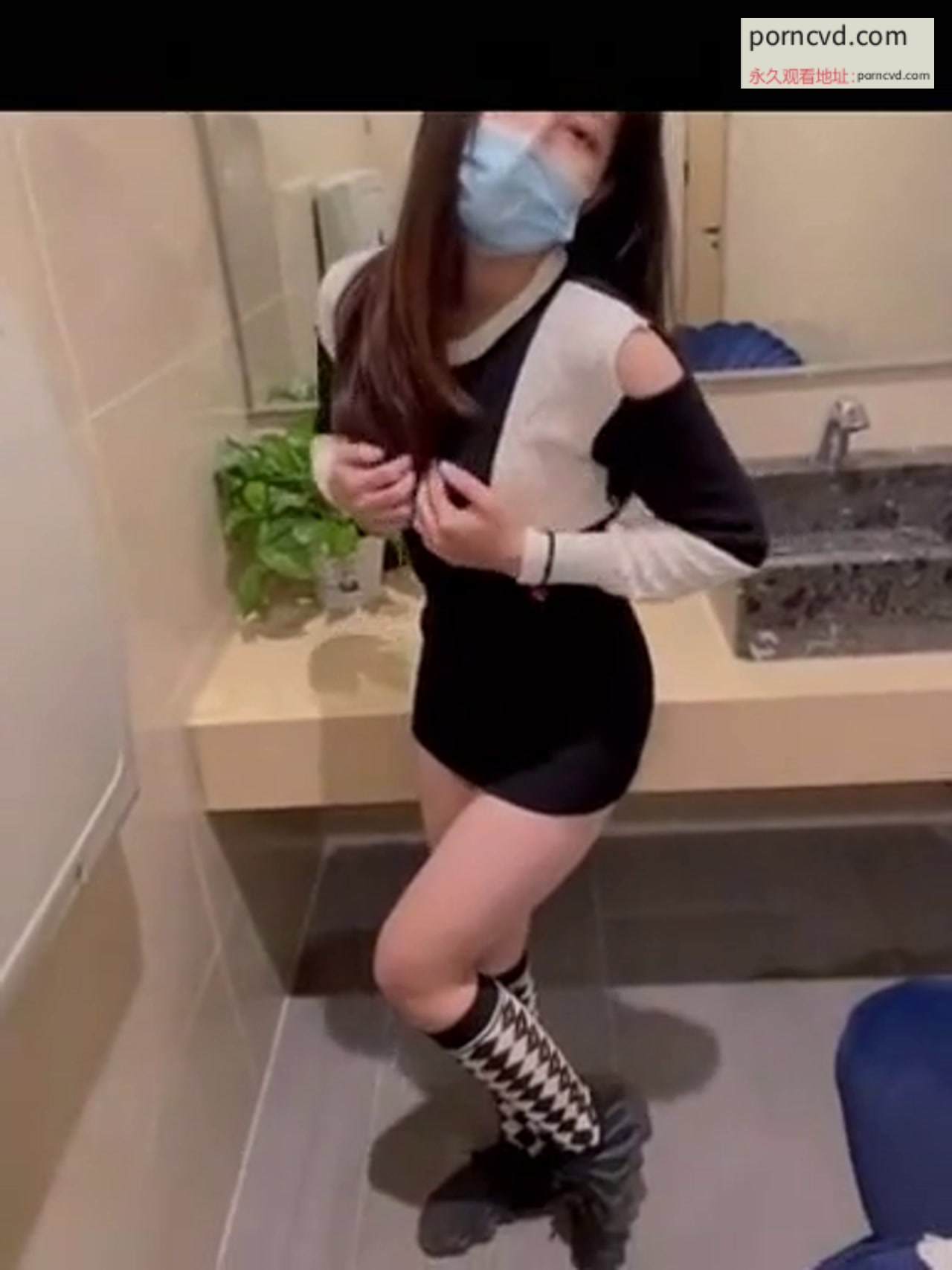 台灣自拍 放假跟高雄大奶學妹在家性愛自拍