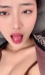看似清純反差 背地裡三洞全開 可玩性非常多