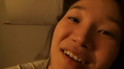 看這面相就知道被黑人玩爽了，一直在笑