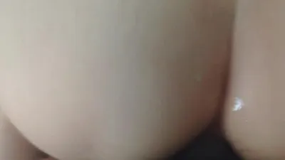 【原創】大屁股同事被爆菊，叫得可慘了