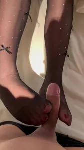上海騷母狗黑絲騷腳足交