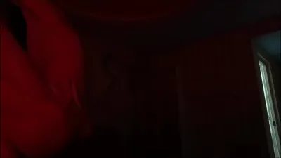 今晚終於去了鄰居家裡操她，可惜不讓開燈  0531dd