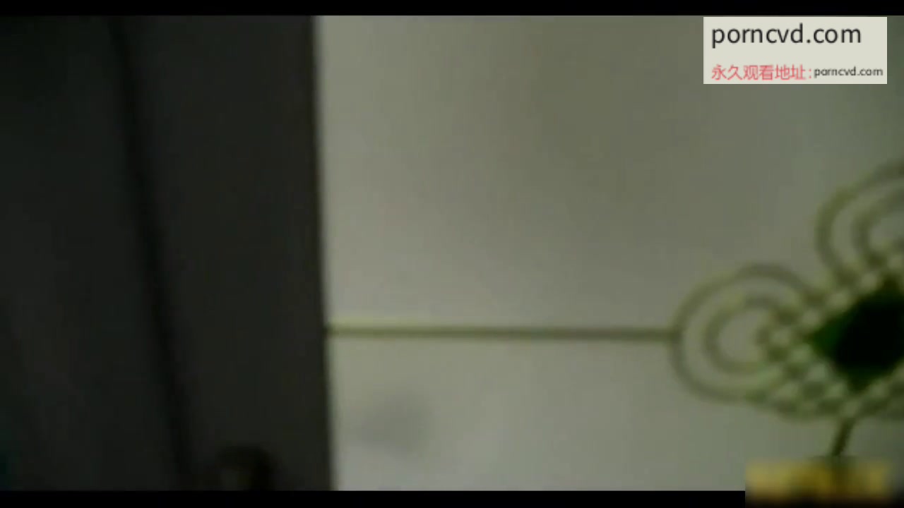 對白超級淫蕩媽媽在衛生間洗澡 色干兒子悄悄進入偷看主動上前幫忙搓後背洗洗粉穴 拿雞雞往無毛粉穴裡抽插中出內射