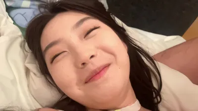微胖型輕熟女母狗1v4大戰顔射精子也尿一起喝