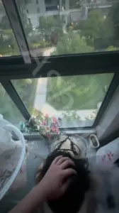 在陽臺上做愛 會被底下的人看到嗎