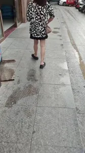 孩子數學老師吵架後被成功拿下，被我約到餐廳吃飯喝酒，喝開心了帶到酒店