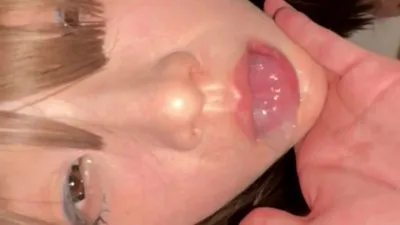 現在的女大學生太騷了！學業沒完成騷逼技巧先畢業，各種玩法配合度堪比少