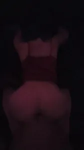 拉丁裔洋妞老婆日常操逼，背後繼續偷吃黑妹