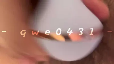 剛出門騷逼癢了就自慰拍給我看