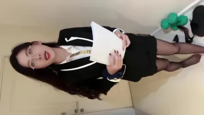 黑絲家庭女教師被學生強推玩弄無套內射