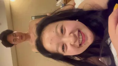 性癮極大的騷母狗約到帥氣小哥被操高潮開心的笑了