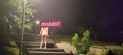 公園人前扭扭