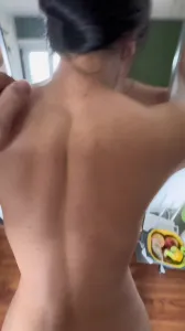 去c奶人妻家對著落地鏡插噴了微露臉