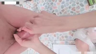 深圳花白裙子服務真周到，會幫客戶洗吊
