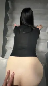 吃完晚飯在樓梯間後入南京少婦