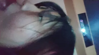 露臉深情深喉