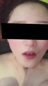 懟臉拍！老婆被我操得小臉都紅溫了