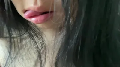 大騷奶舔自己奶子2