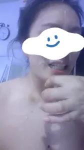 顏射熟女一臉，大學生量就是足