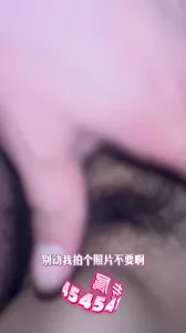 原創在酒店保潔上班的酒店裡操她肛交她，往她屁眼塞上肛塞，下班接著操她