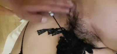 用手給人妻弄噴水