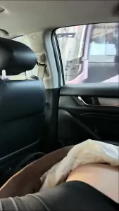 綠帽開車老婆伺候