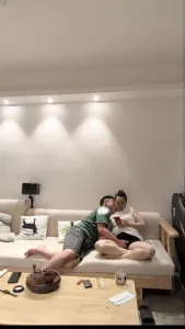 拿下公司的保潔大姨