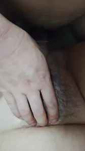 夫妻自拍，1分40秒手勢驗證