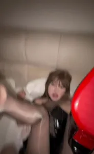 極品女友雙腿翹起被我操到翻白眼