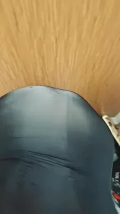 重慶熟女廁所大戰男大，不敢出聲