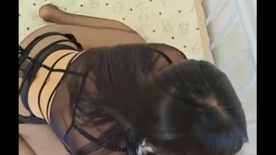 小騷逼穿著黑絲內射