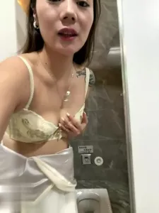 女同