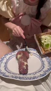 [原創] 小蛋糕萌妹吃小蛋糕