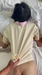 蛇腰嫩妹性愛自拍，打樁後入已被調教成小母狗了