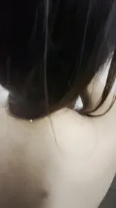 猛烈的撞擊使得女主不停地喊“舒服，好爽啊”，