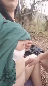 和50歲露臉熟女阿姨山上野戰