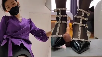 雞大神被女神盯著雞巴被隔板鞋交踩