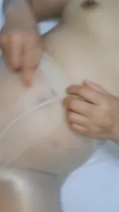 爆操絲襪老孃們