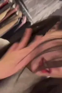 騷勁兒拉滿，眼睛還水汪汪看著你