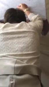 衣服都沒脫 內射同事老婆 特寫對白