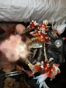國風漢服人妻跪地口交，扒開內褲插肉穴